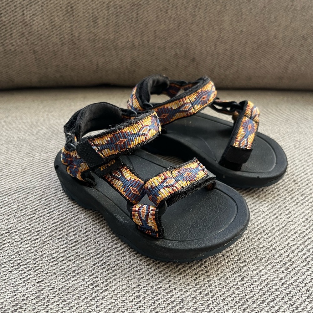 Teva hurricane xlt Navajo print hiking outdoor Sandals toddler size 4c
